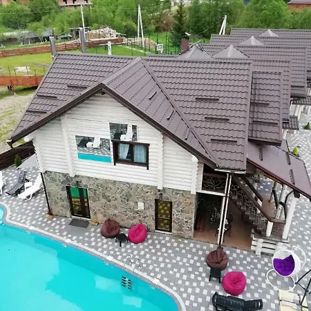 Отель Whiteberry 3*